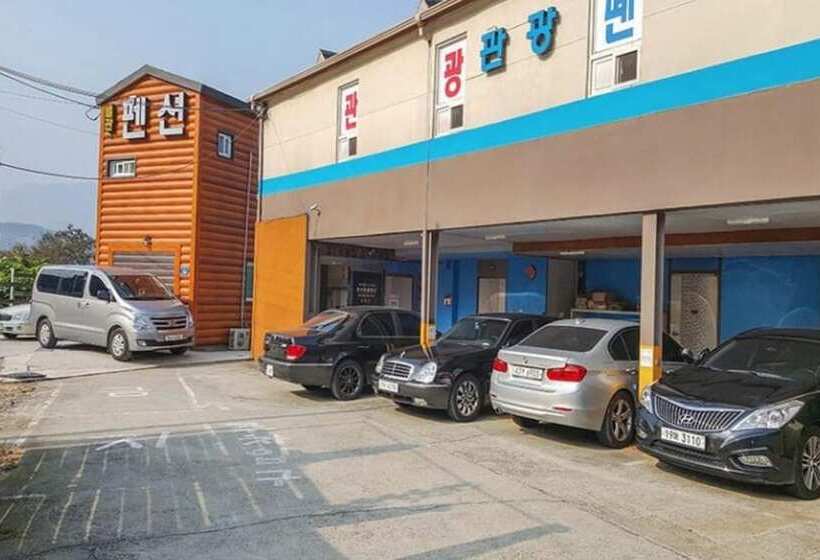 Gyeongsan Byeolgwan Pension