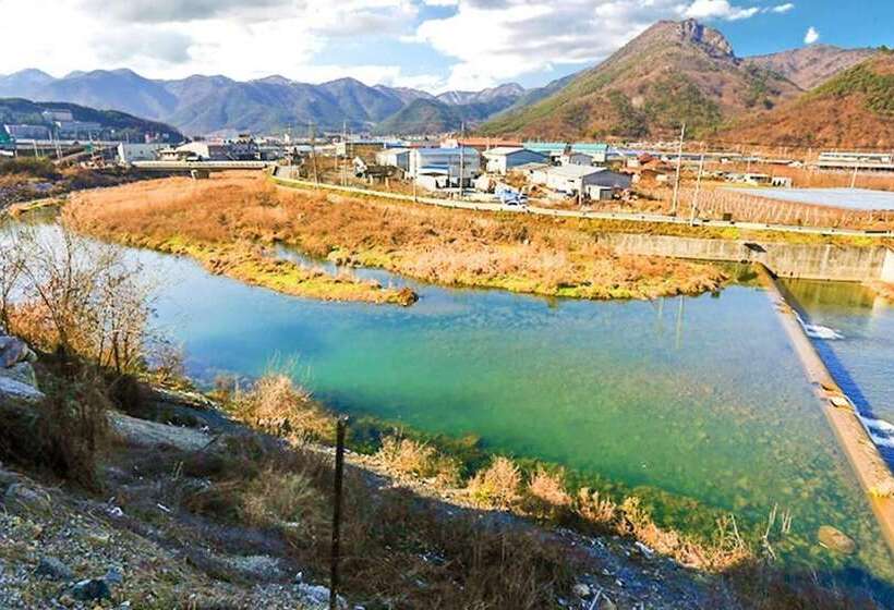 Gyeongsan Byeolgwan Pension