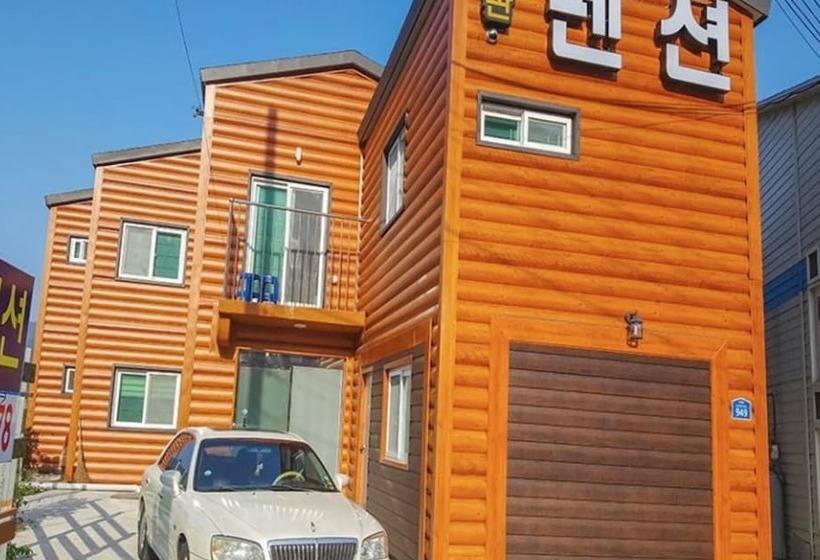 Gyeongsan Byeolgwan Pension