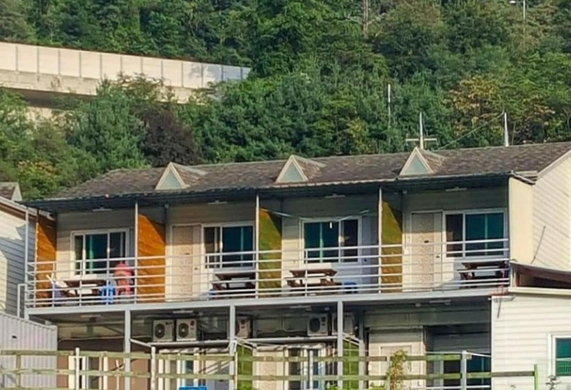 Gyeongsan Byeolgwan Pension