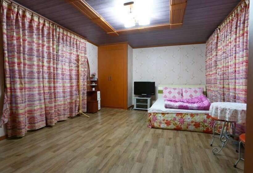 Hoengseong Jamjari Pension