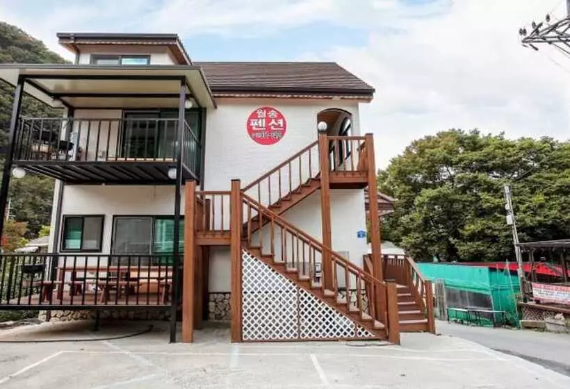 Jecheon Wolsong Garden Pension