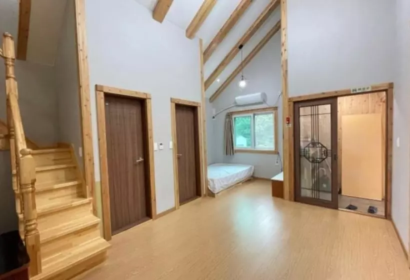 Jecheon Wolsong Garden Pension