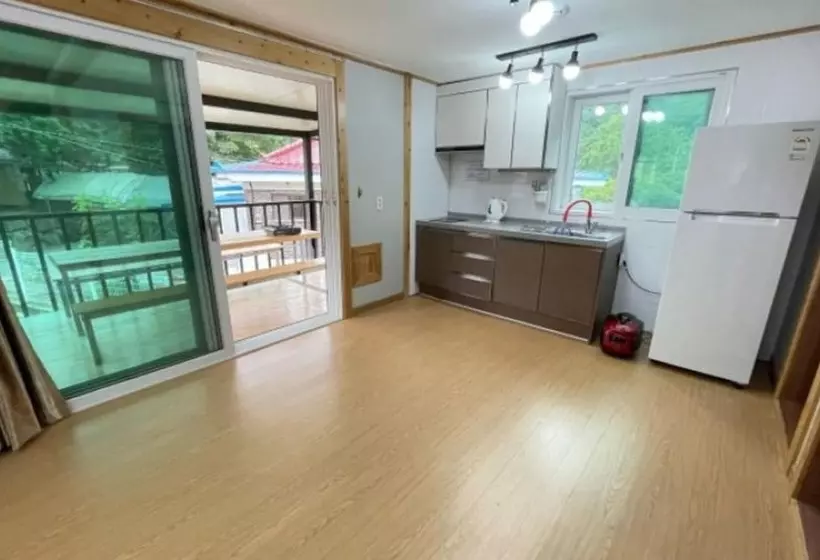 Jecheon Wolsong Garden Pension