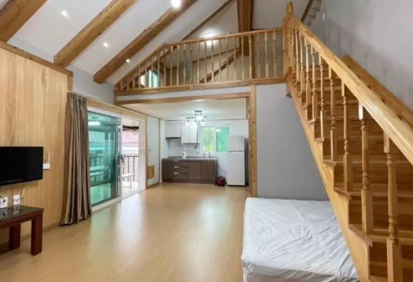 Jecheon Wolsong Garden Pension