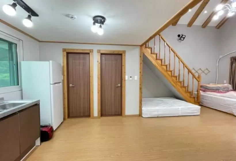 Jecheon Wolsong Garden Pension