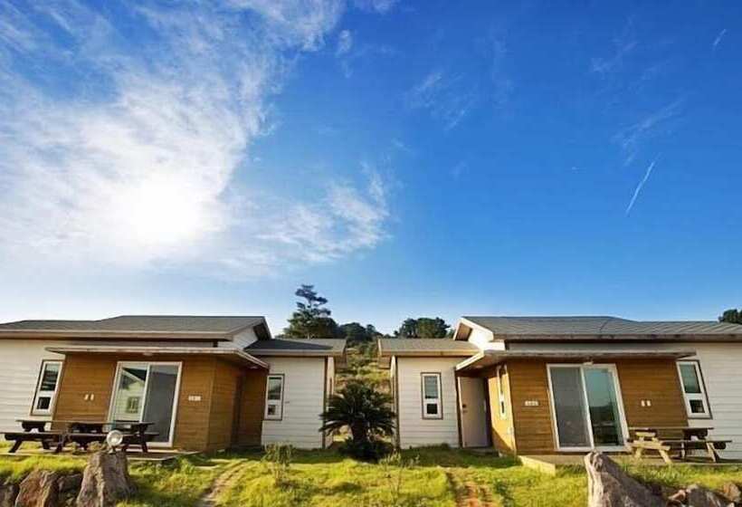 Jeju Seowoobong Pension