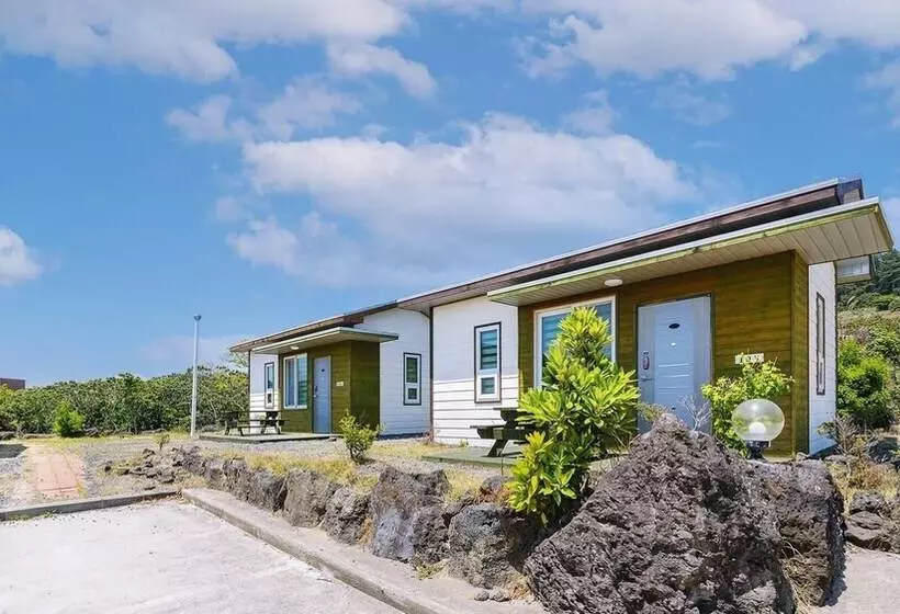 Jeju Seowoobong Pension