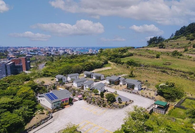 Jeju Seowoobong Pension