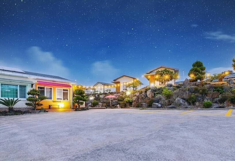 Jeju Seowoobong Pension