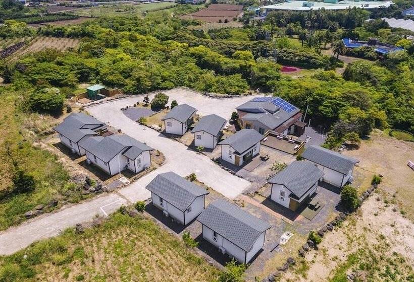 Jeju Seowoobong Pension
