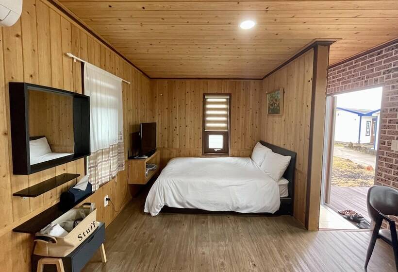 Jeju Seowoobong Pension