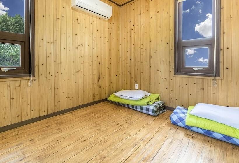 Jeju Seowoobong Pension