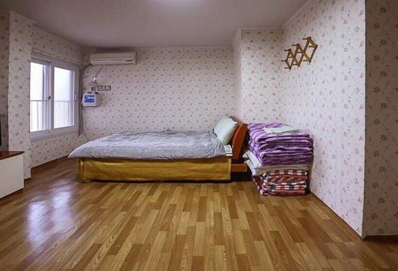 Muju Gwibinsanjang Pension