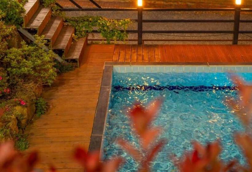 Pension (Hôtel basse catégorie) Geoje Sea And Blue Pool Villa