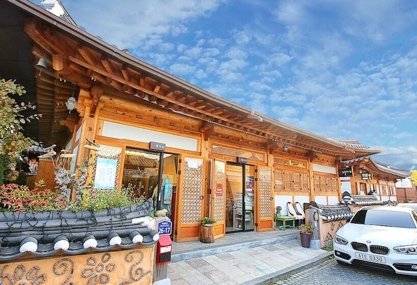 Pensione Jeonju Constellation Hanok Stay