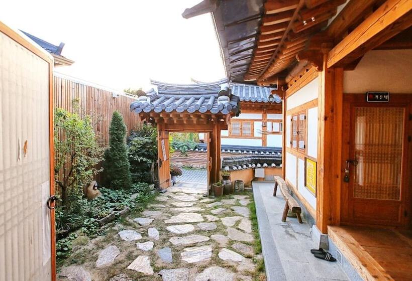 Pensione Jeonju Constellation Hanok Stay