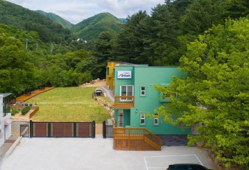 Pensió Yangpyeong Pool Villa Manoa