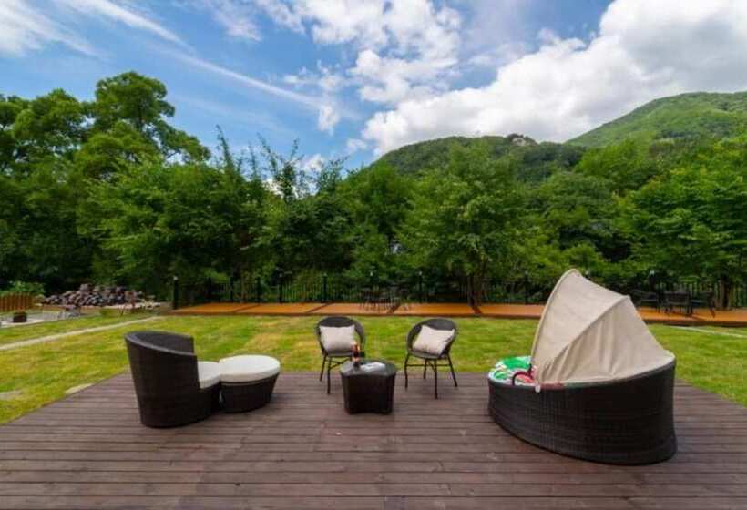 Pensió Yangpyeong Pool Villa Manoa