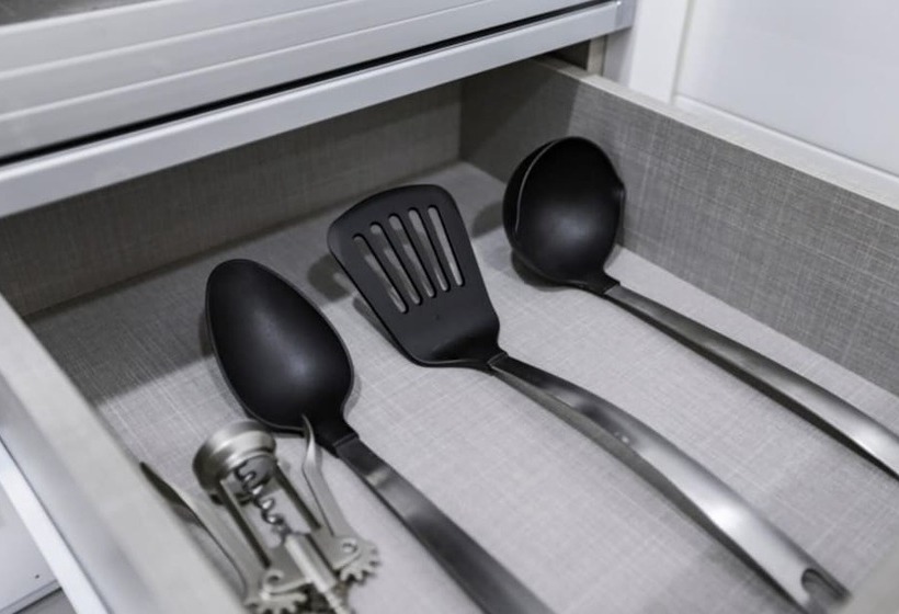 Geojedo N White Pension