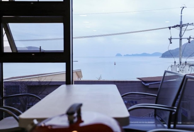 Geojedo N White Pension