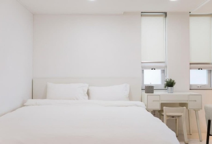 Geojedo N White Pension