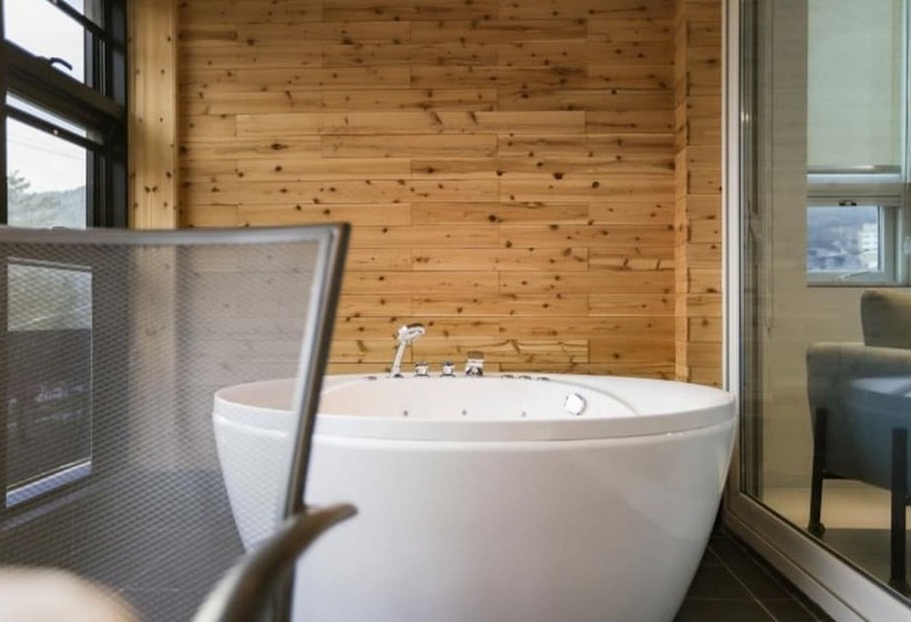 Geojedo N White Pension