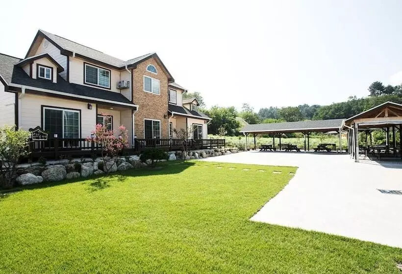 Samcheok Janghobadasoop Pension