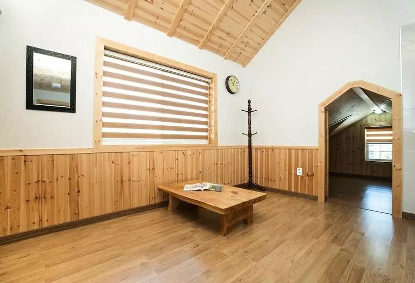 Samcheok Janghobadasoop Pension