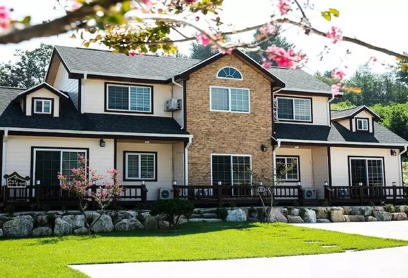 Samcheok Janghobadasoop Pension