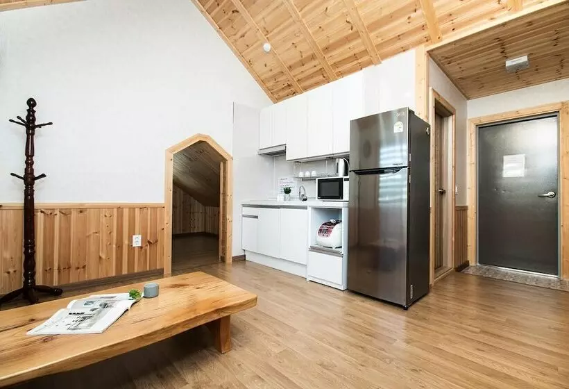 Samcheok Janghobadasoop Pension