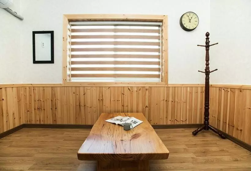 Samcheok Janghobadasoop Pension