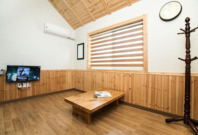 Samcheok Janghobadasoop Pension