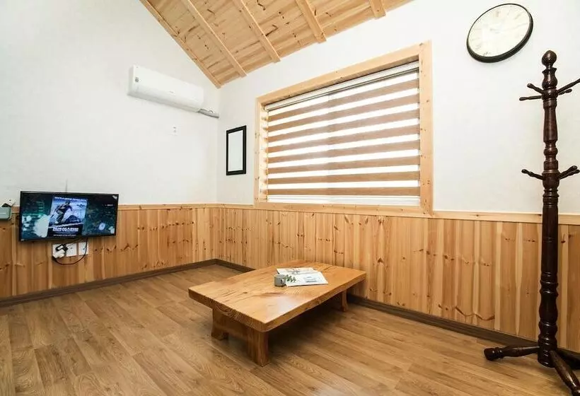 Samcheok Janghobadasoop Pension