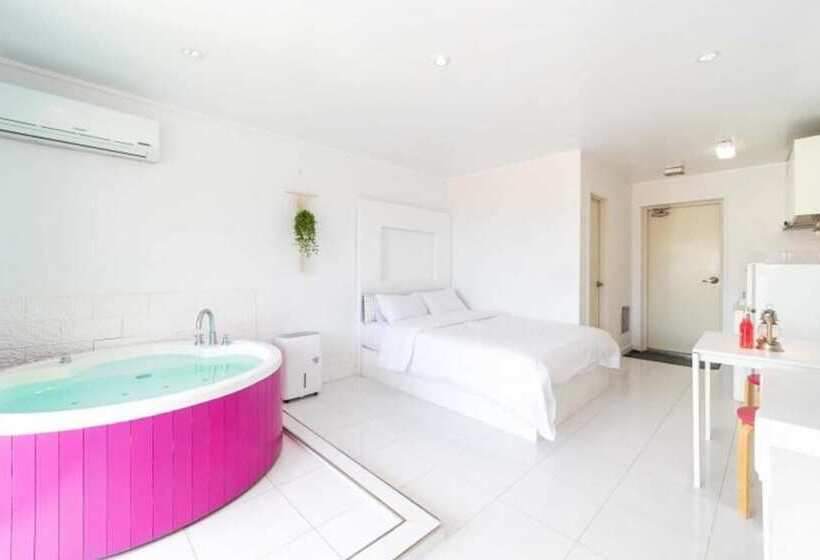 Taean Piano Spa Pension