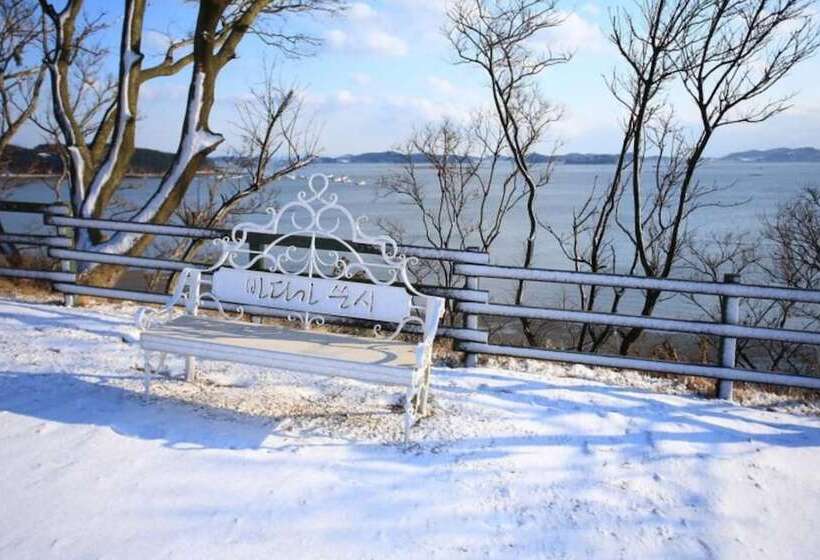 Taean Seapoem Pension