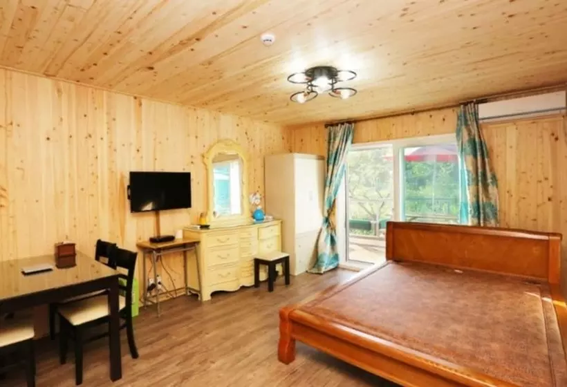 Taean Seaman House Pension