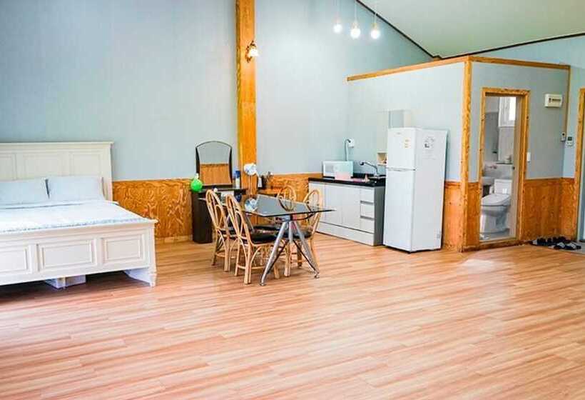 Taean Seaman House Pension