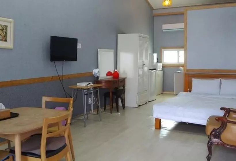 Taean Seaman House Pension