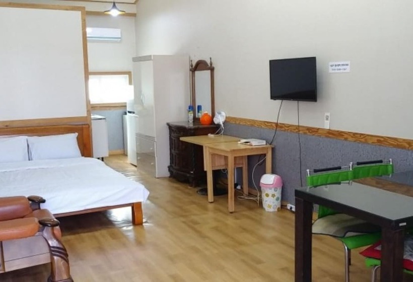 Taean Seaman House Pension