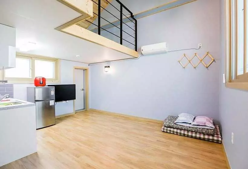 Taean Solbat Pension
