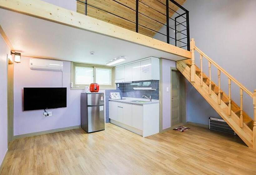 Taean Solbat Pension