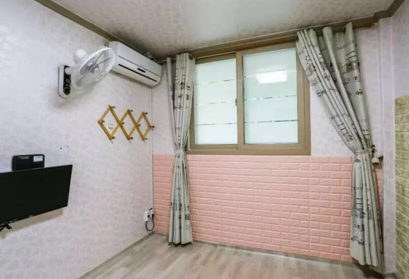 Uljin Haetteuneunjip Pension