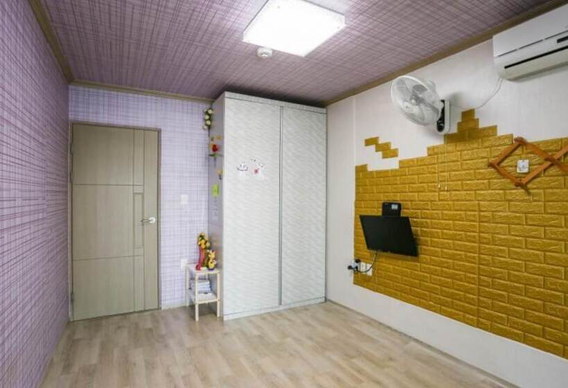 Uljin Haetteuneunjip Pension