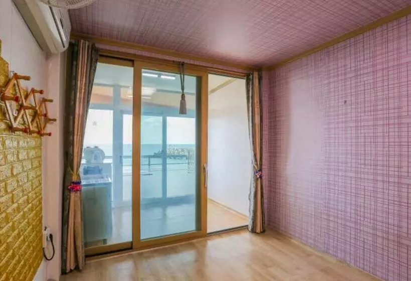 Uljin Haetteuneunjip Pension