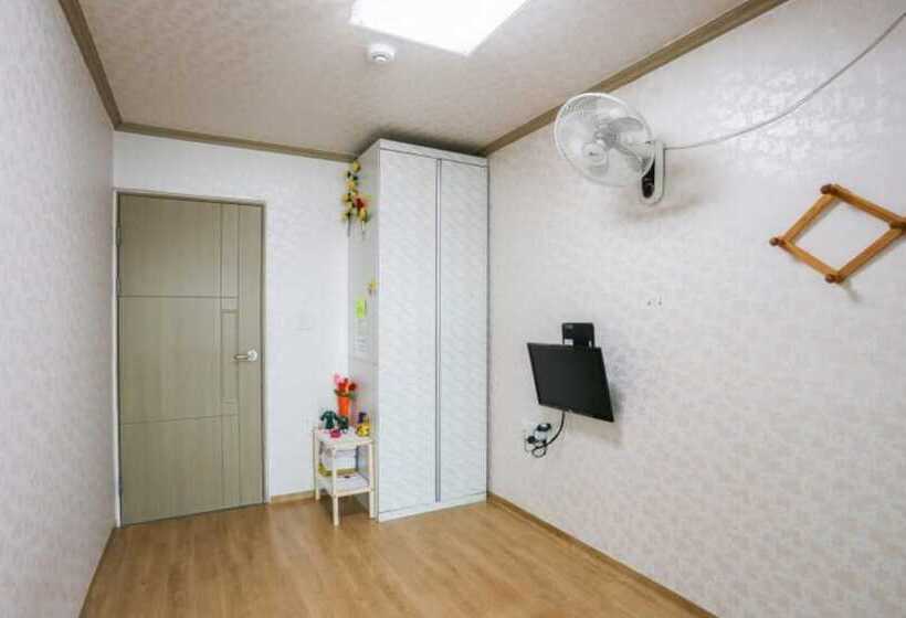 Uljin Haetteuneunjip Pension