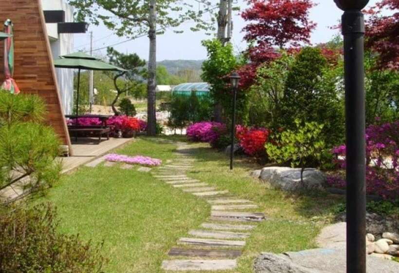 Yangpyeong Hayandohwaji Pension