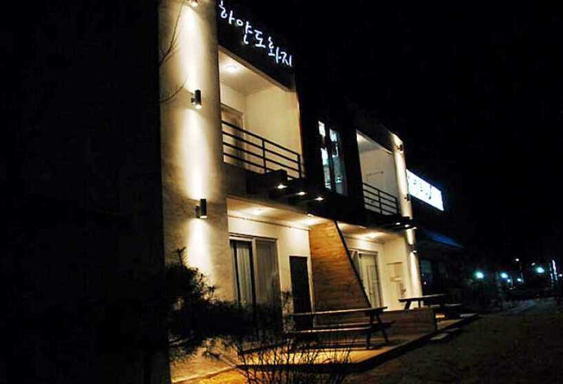 Yangpyeong Hayandohwaji Pension