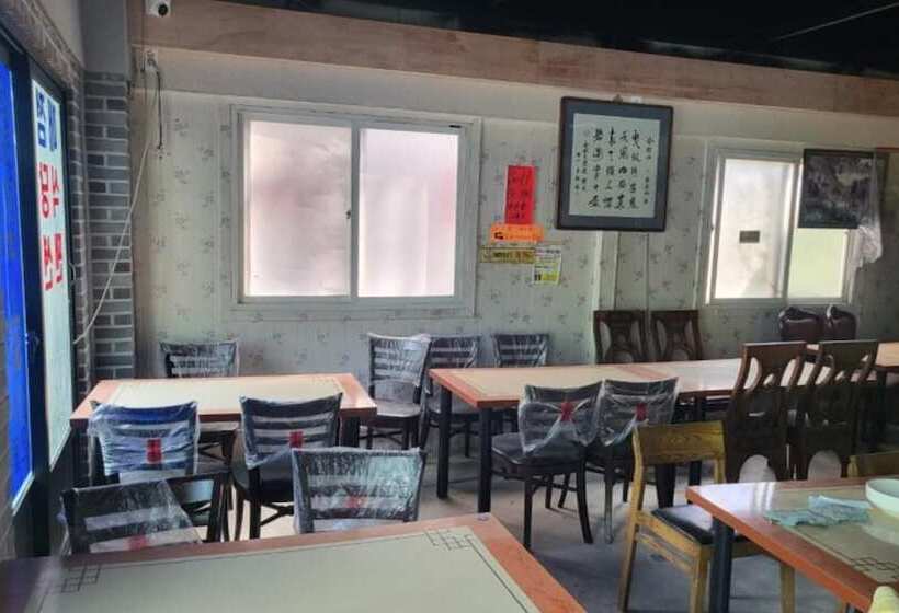 Yeongwol Donggang Close Pension