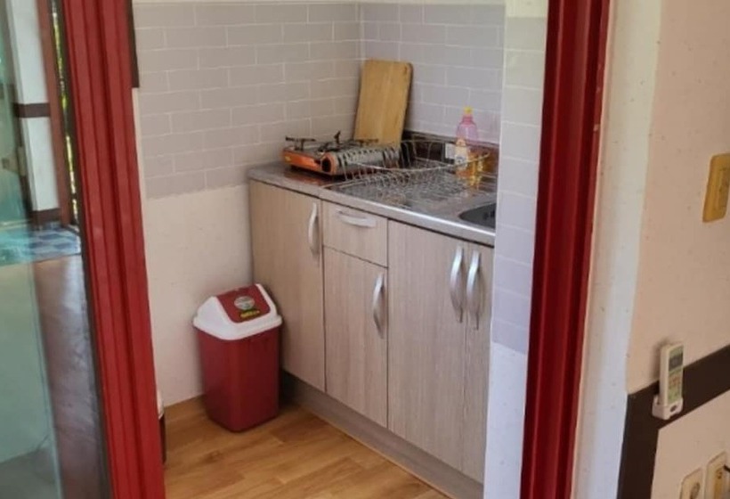 Yeongwol Donggang Close Pension